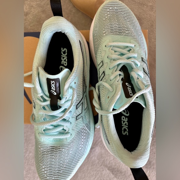 Women’s Asics Kinsei Blast - Picture 2 of 4